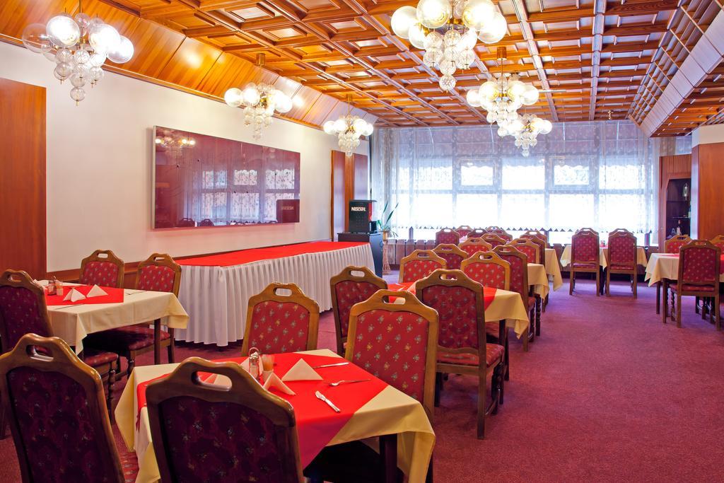 Hotel Merkur - Jablonec Nad Nisou Exterior photo