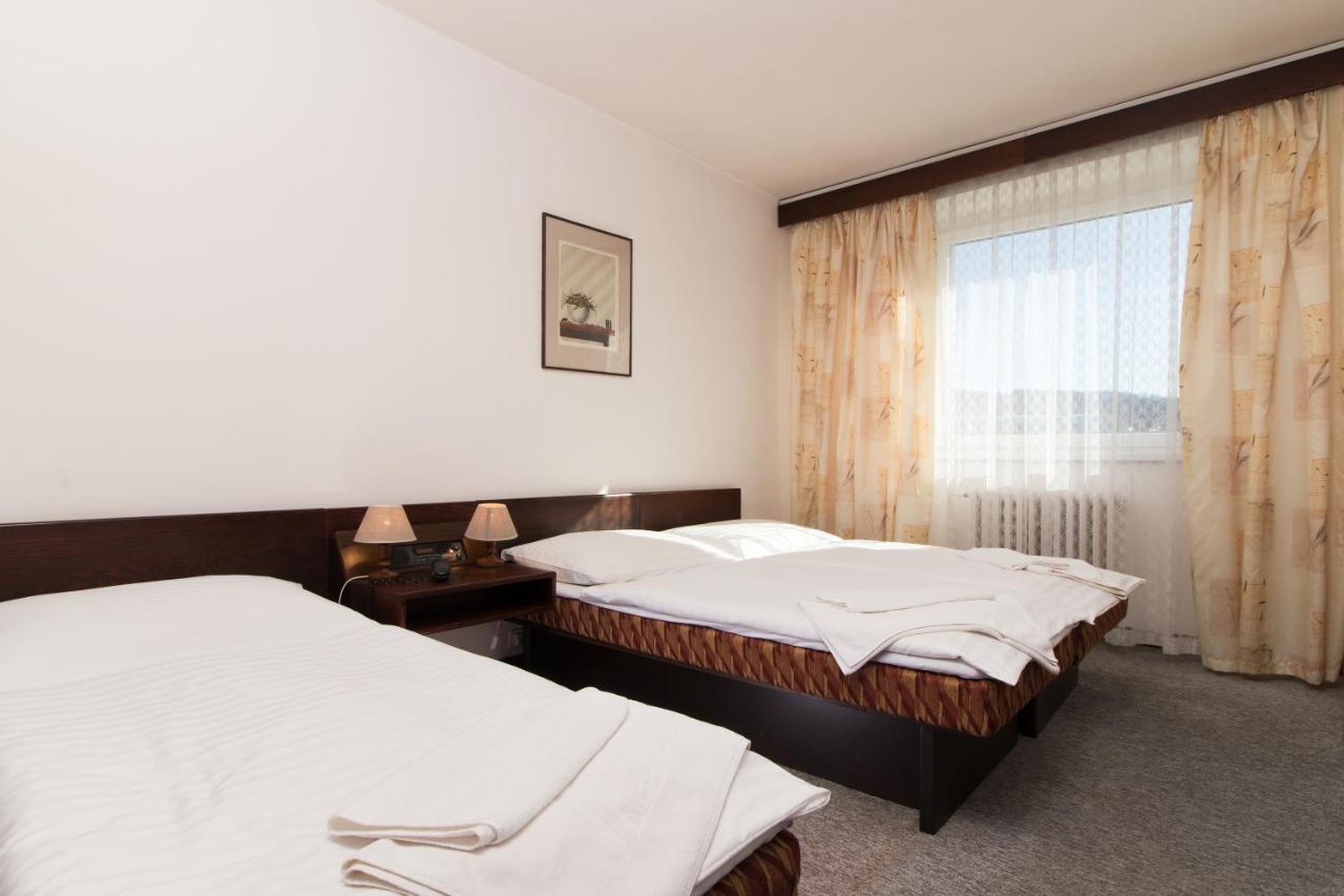 Hotel Merkur - Jablonec Nad Nisou Exterior photo