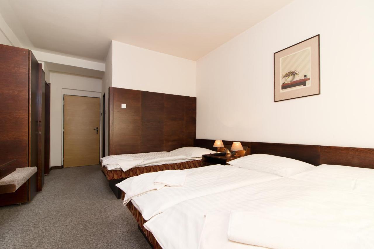 Hotel Merkur - Jablonec Nad Nisou Exterior photo